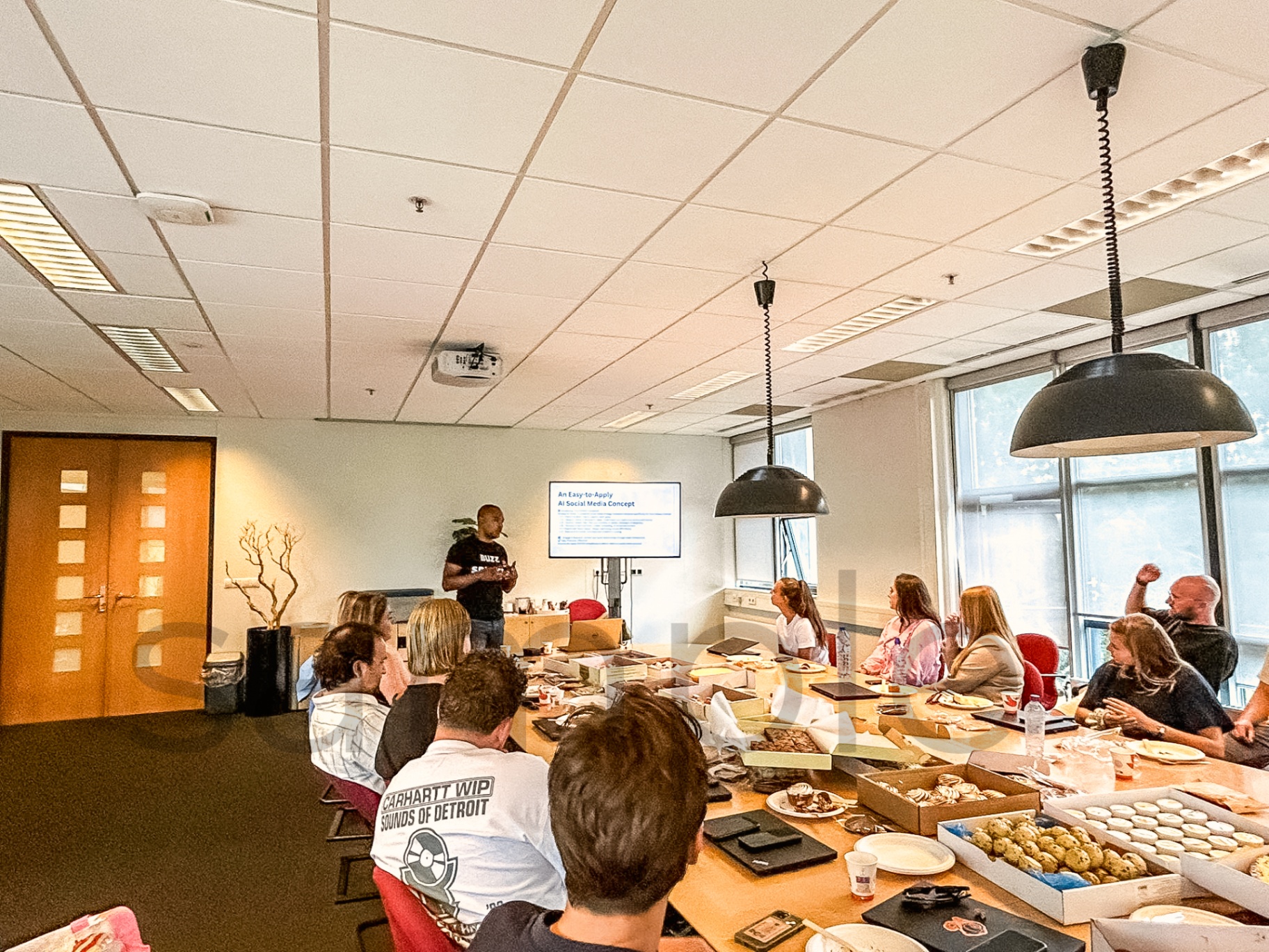 Empowering Thuisbezorgd Account Managers with AI-Driven Social Media Strategy